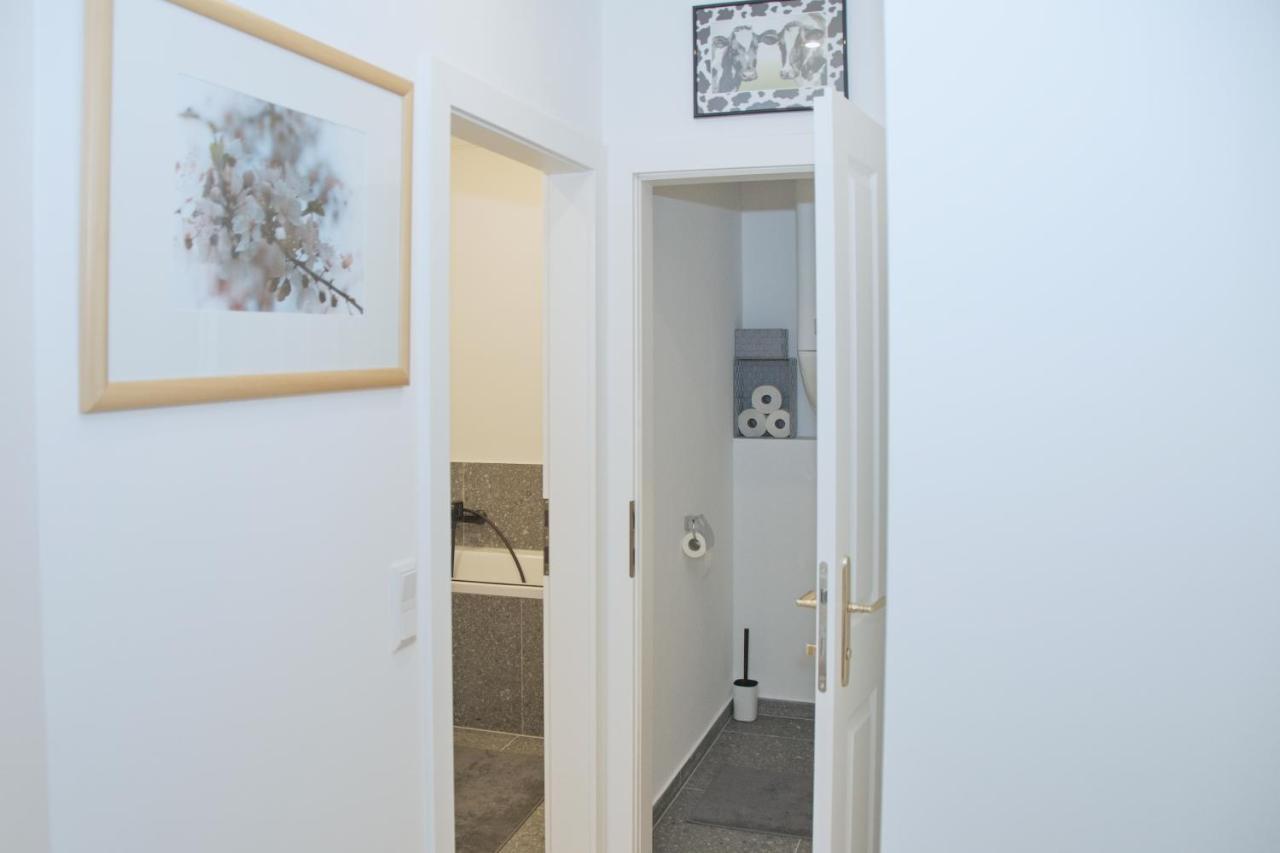 Pink Lotus Apartment Wien Exterior foto